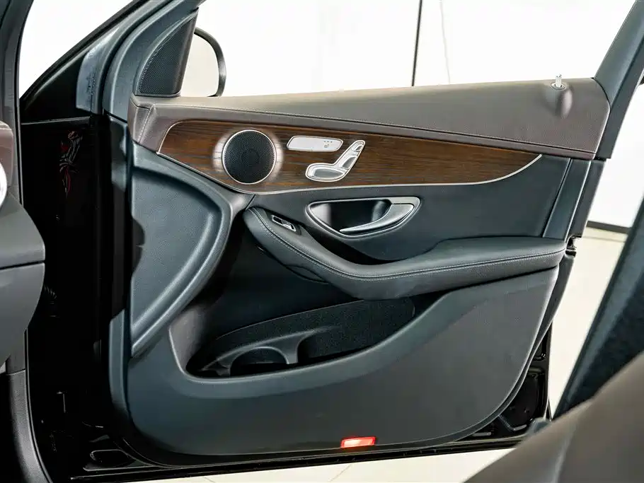 Mercedes-Benz GLC — фото 15