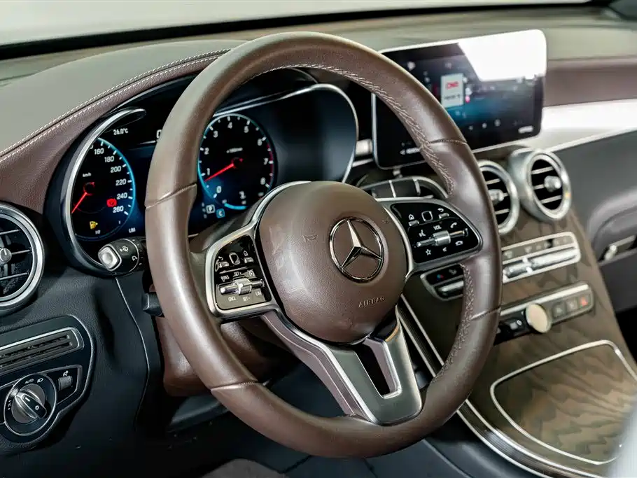 Mercedes-Benz GLC — фото 10