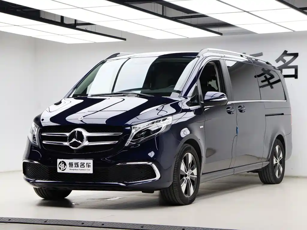 Mercedes-Benz V-Class — фото 36