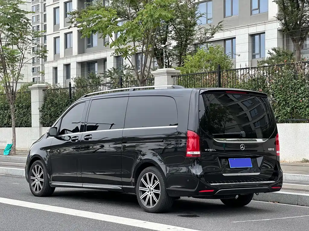 Mercedes-Benz V-Class — фото 4