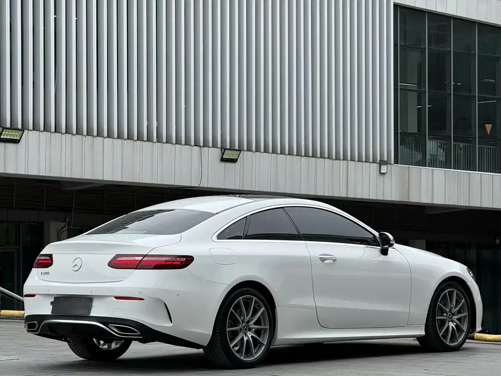 Mercedes-Benz E-Class (Import) — фото 8