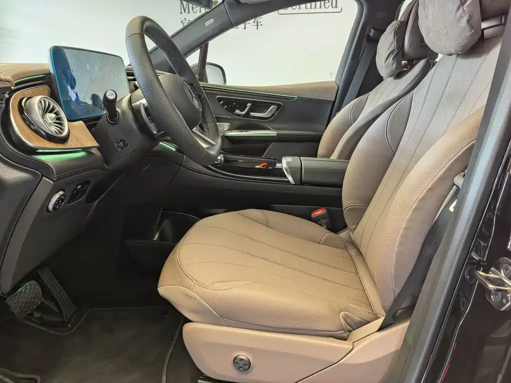 Mercedes-Benz EQE SUV — фото 14