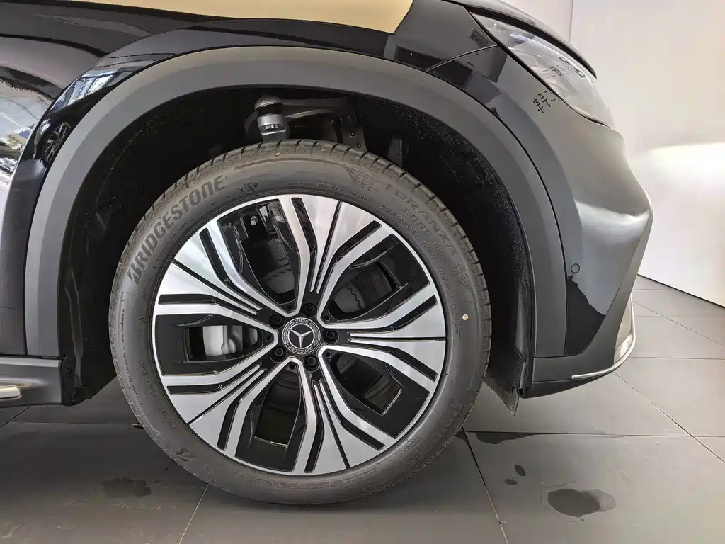 Mercedes-Benz EQE SUV — фото 15