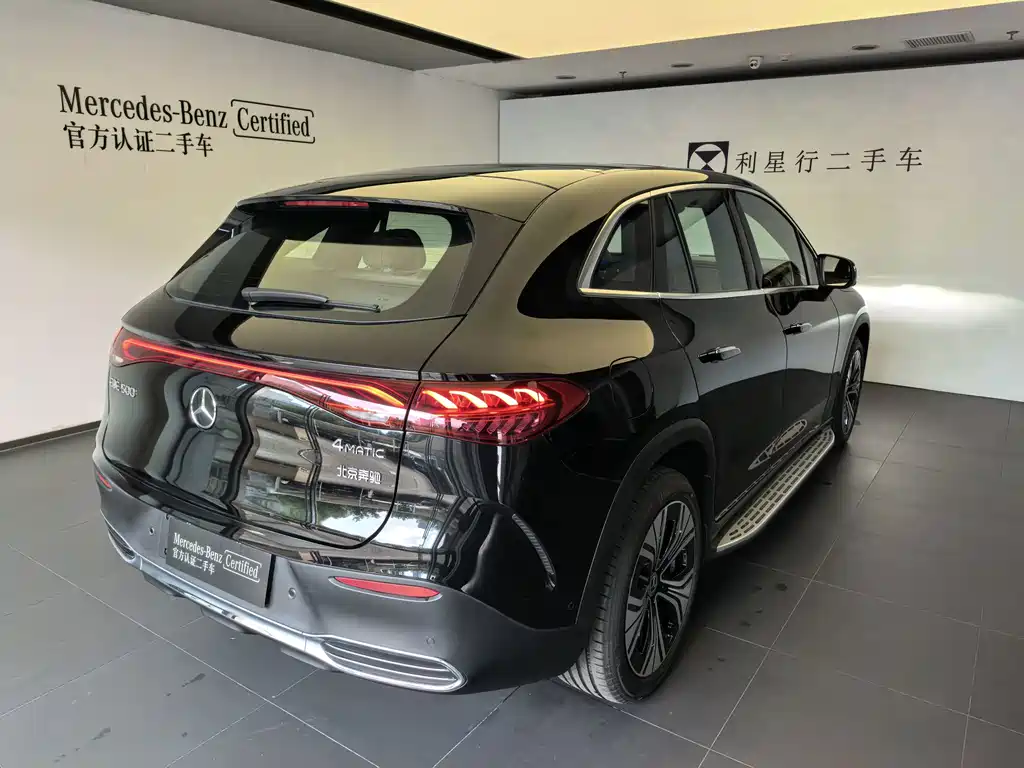 Mercedes-Benz EQE SUV — фото 4