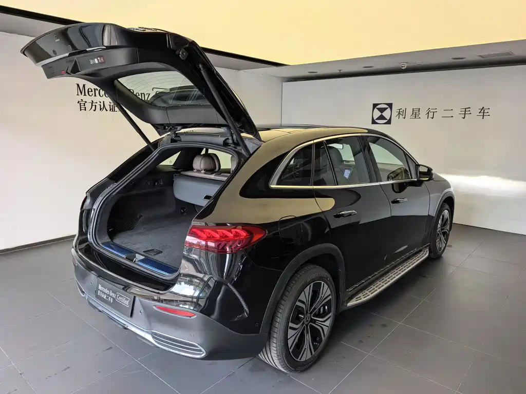 Mercedes-Benz EQE SUV — фото 10