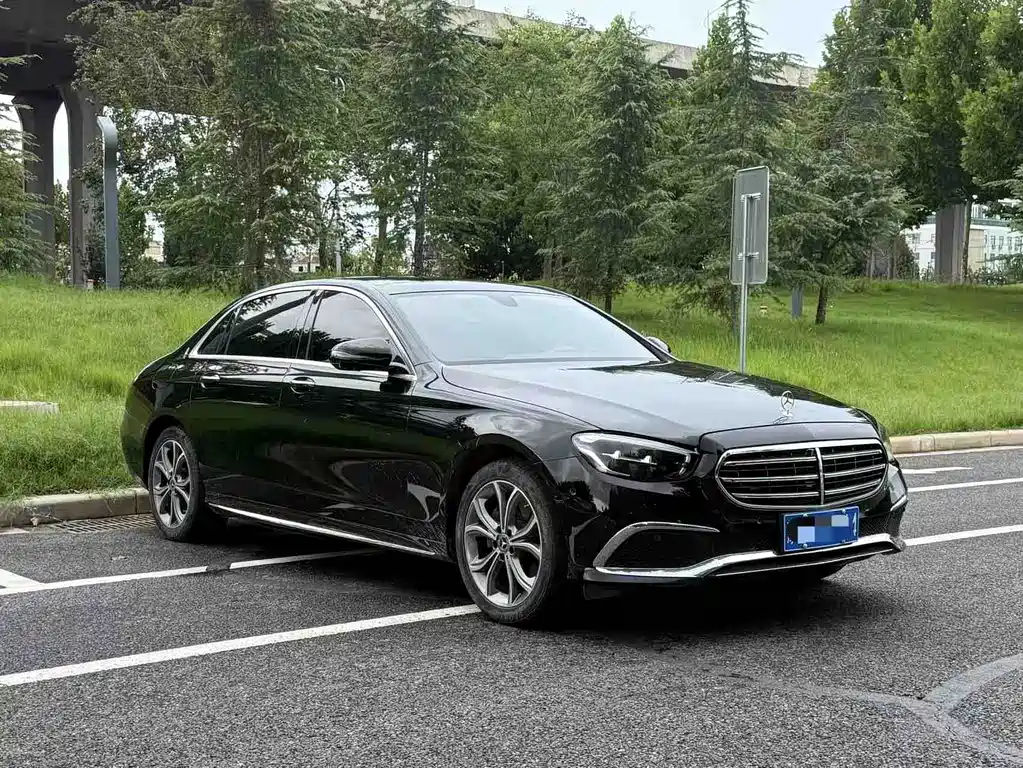 Mercedes-Benz E-Class — фото 3