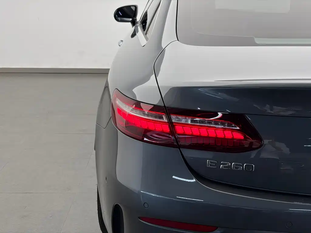 Mercedes-Benz E-Class (Import) — фото 19
