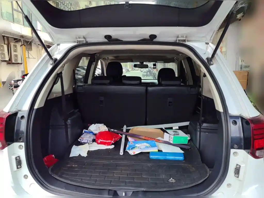Mitsubishi Outlander — фото 20