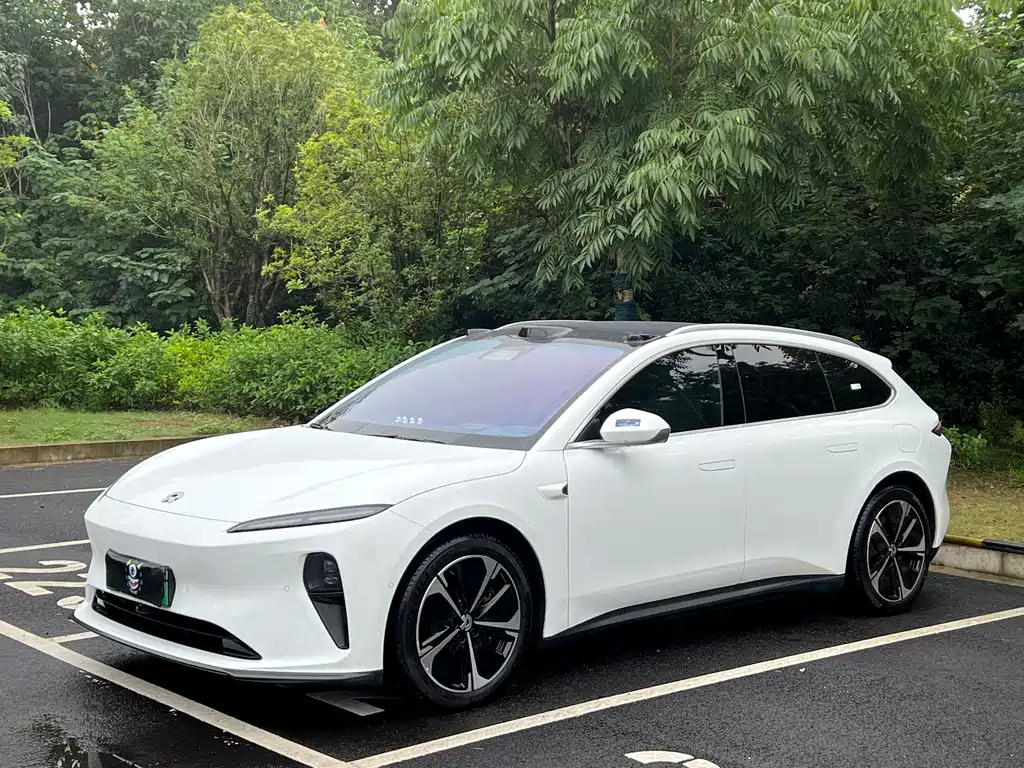 NIO ET5T