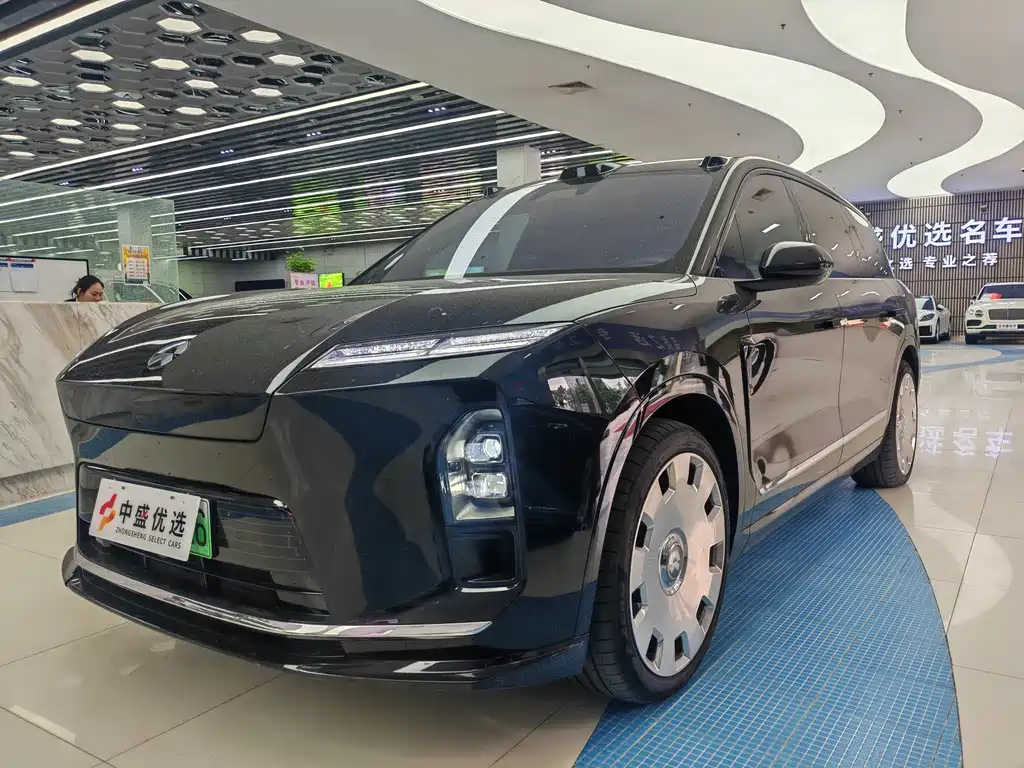NIO ES8
