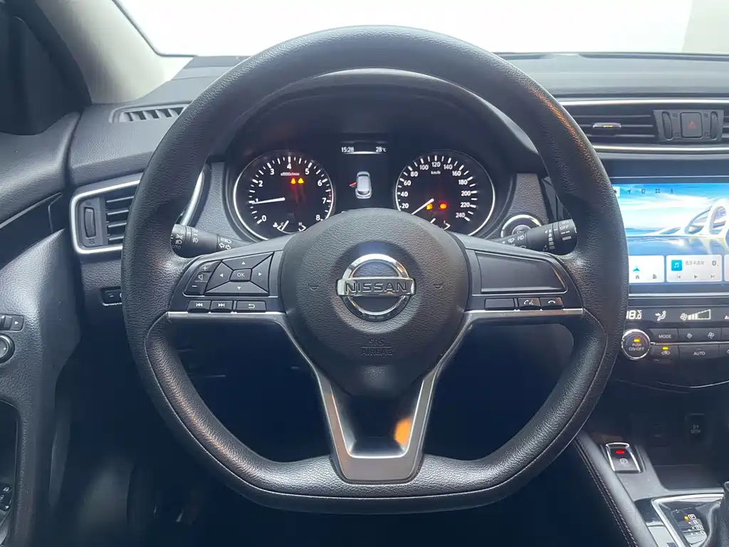 Nissan Qashqai — фото 18
