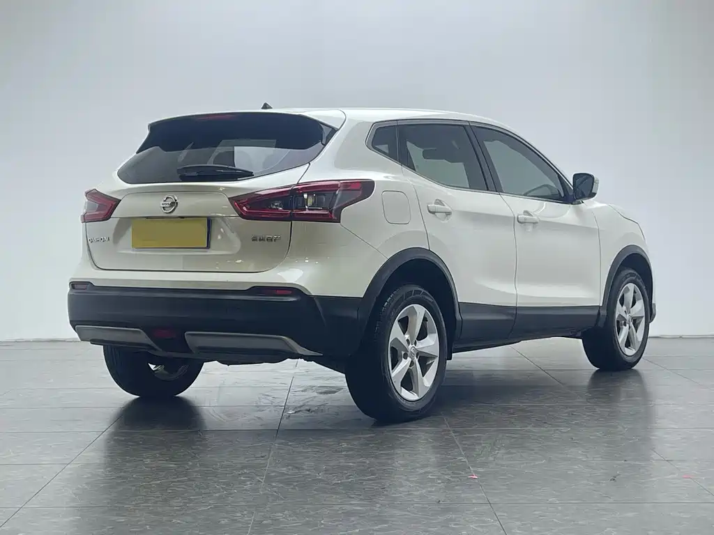 Nissan Qashqai — фото 4