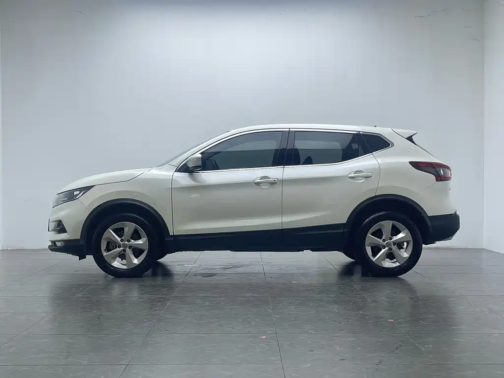 Nissan Qashqai — фото 8