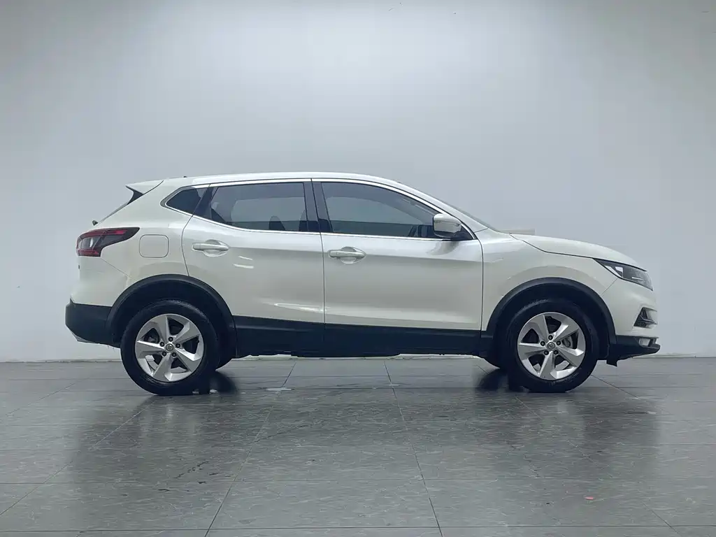 Nissan Qashqai — фото 9