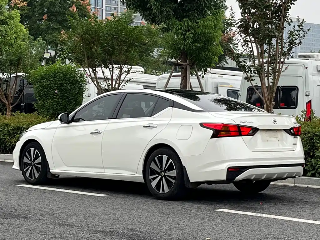 Nissan Teana — фото 4