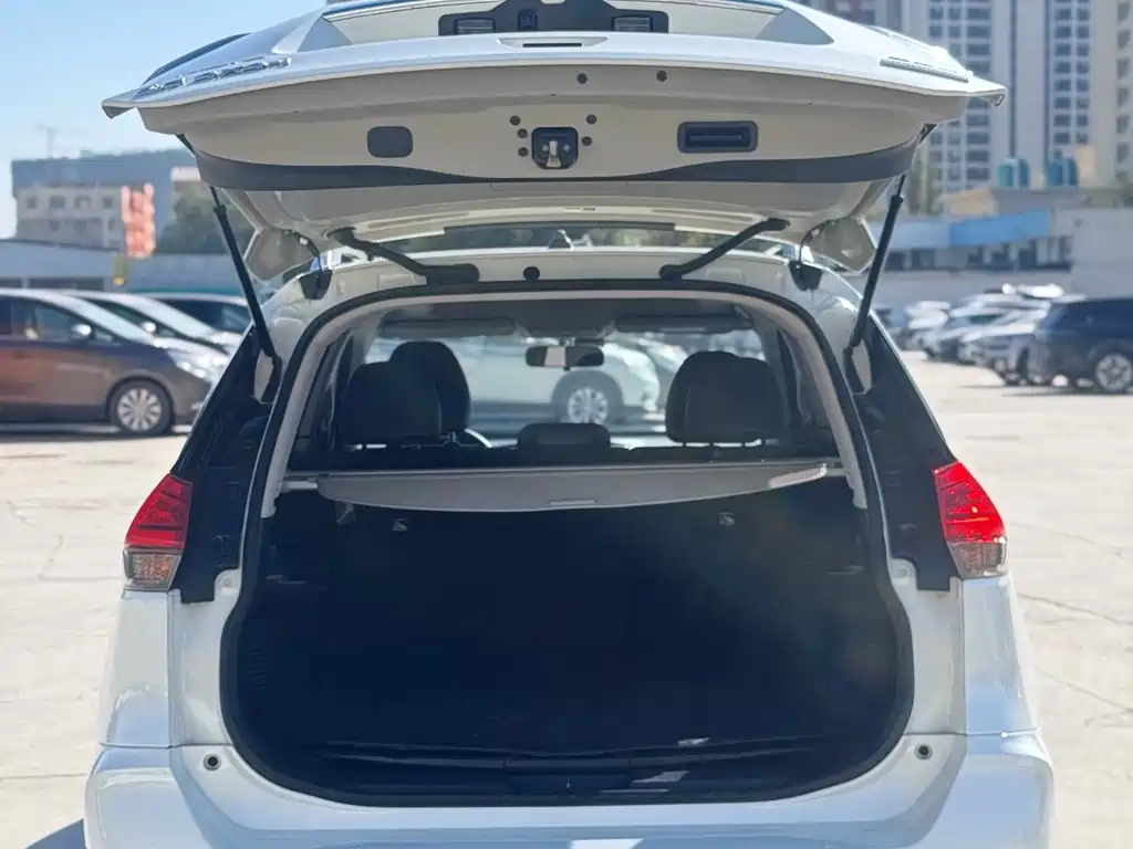 Nissan X-Trail — фото 24