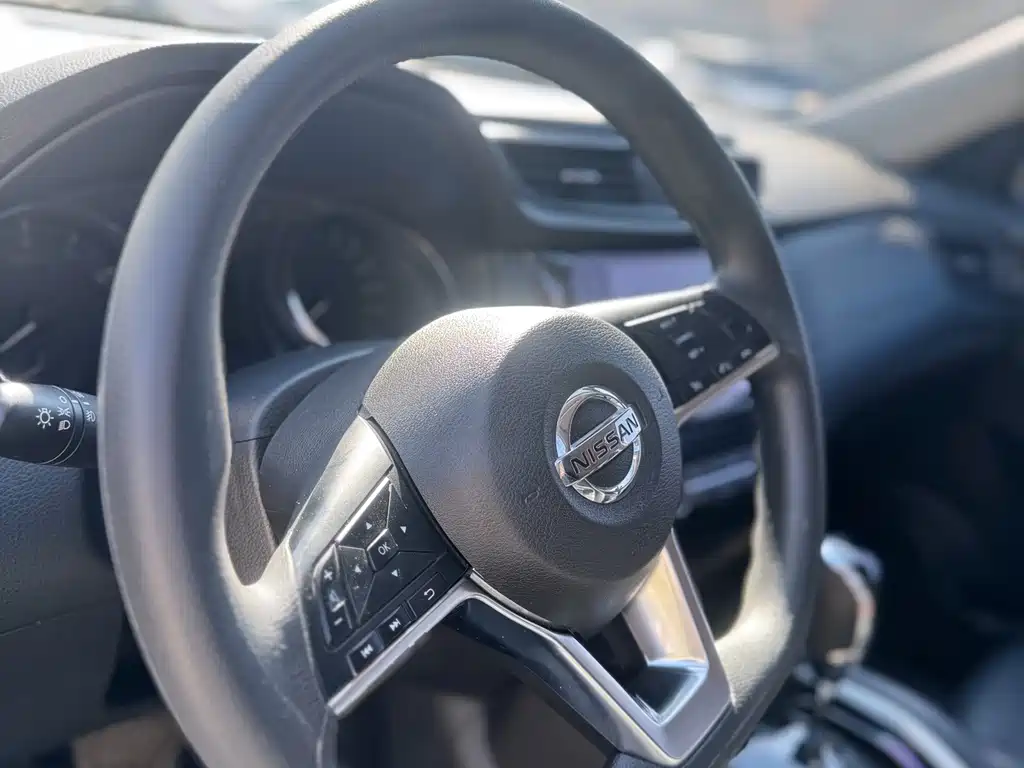 Nissan X-Trail — фото 10