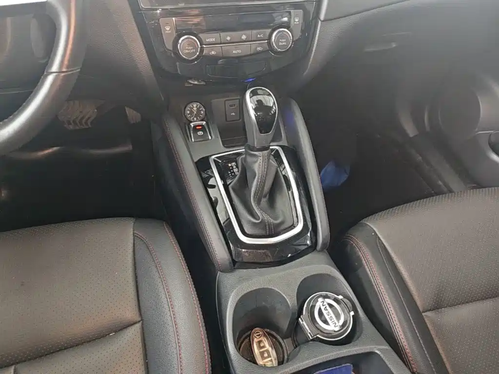 Nissan Qashqai — фото 10