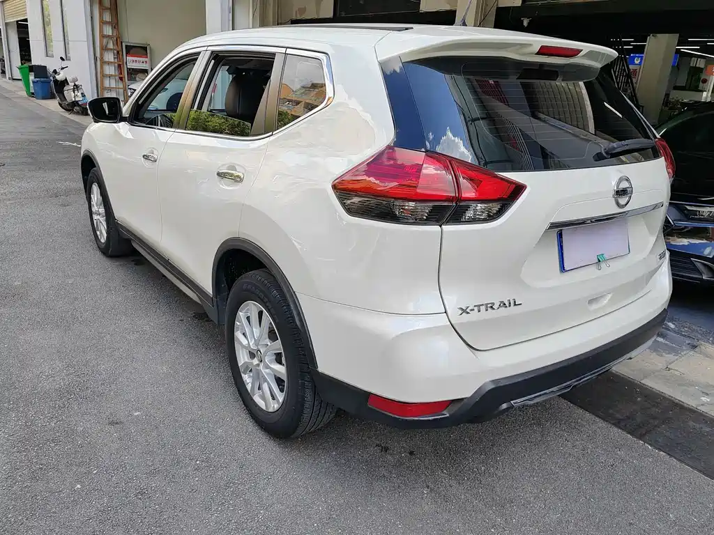 Nissan X-Trail — фото 4