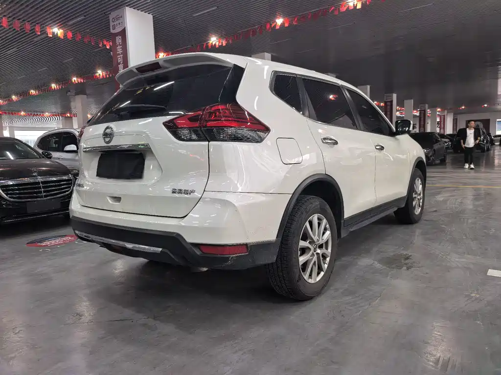 Nissan X-Trail — фото 17