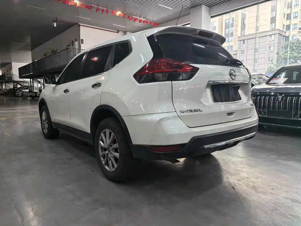 Nissan X-Trail — фото 19