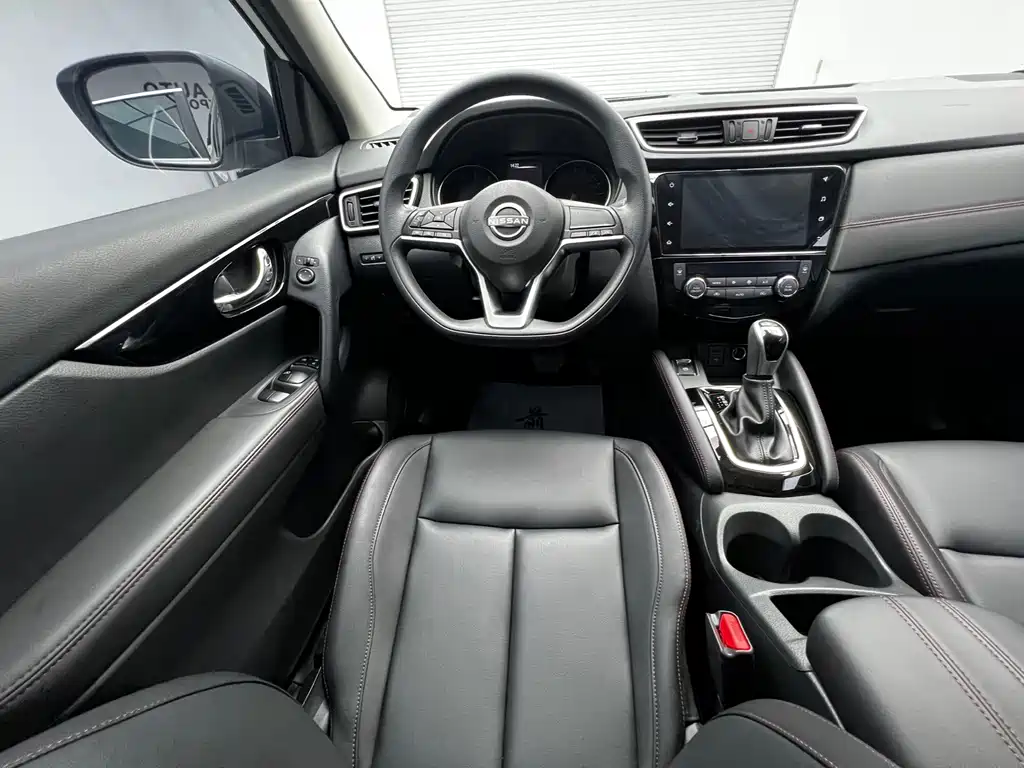 Nissan Qashqai — фото 9