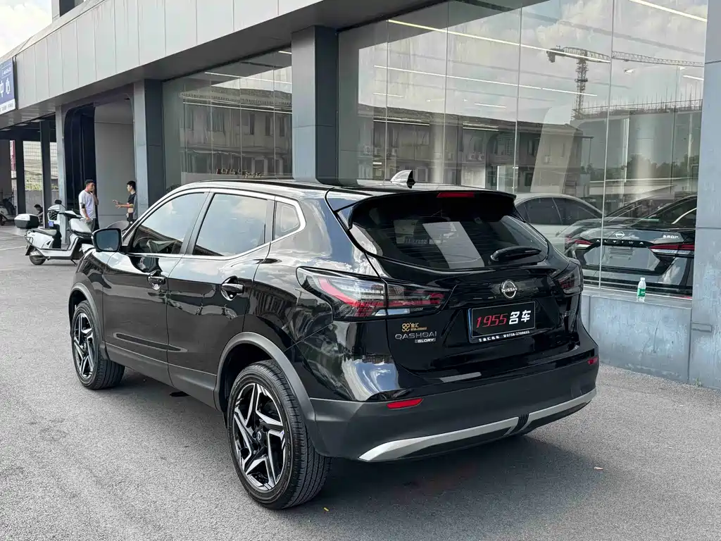 Nissan Qashqai — фото 7