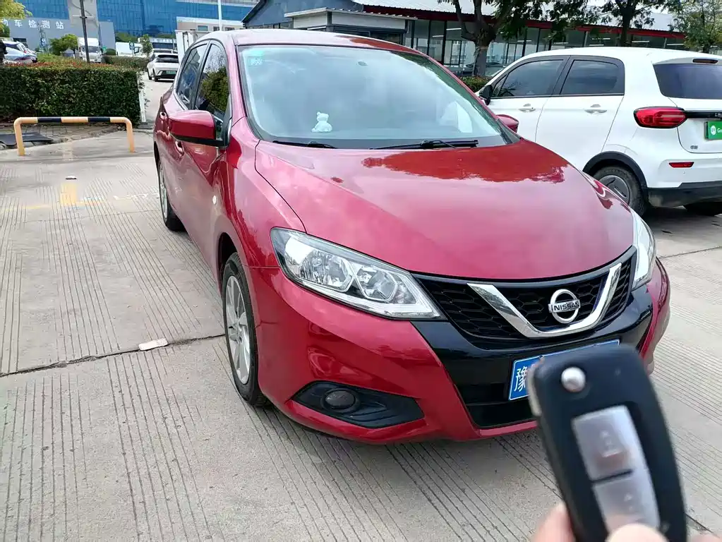 Nissan Tiida — фото 3