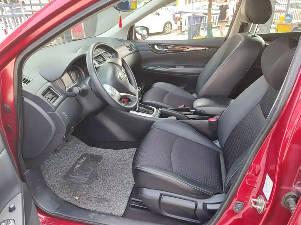 Nissan Tiida — фото 15