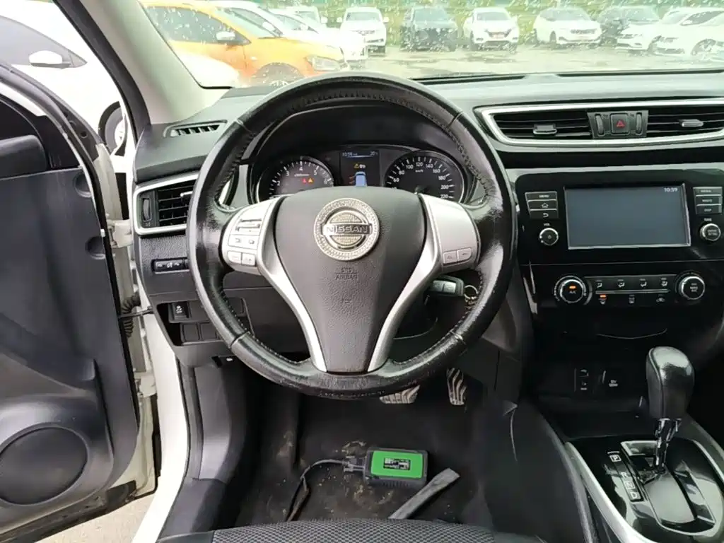 Nissan Qashqai — фото 11
