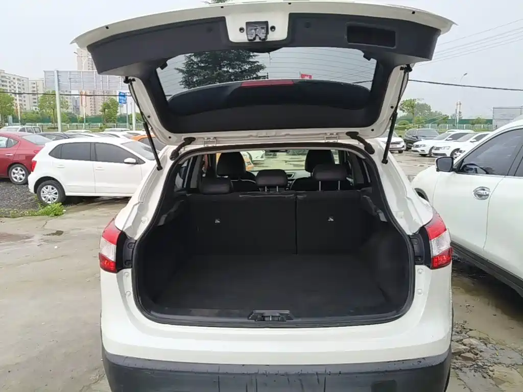 Nissan Qashqai — фото 19