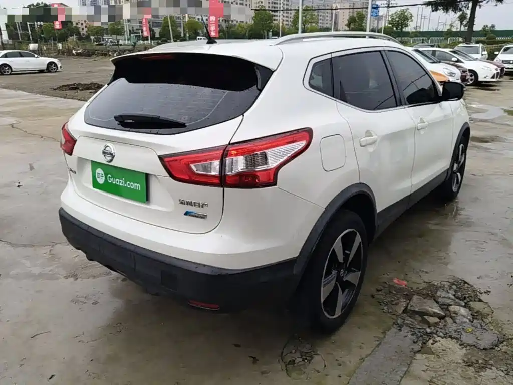 Nissan Qashqai — фото 7