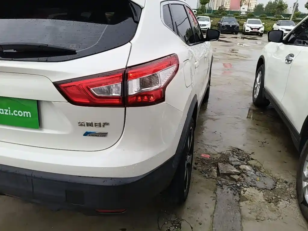Nissan Qashqai — фото 8