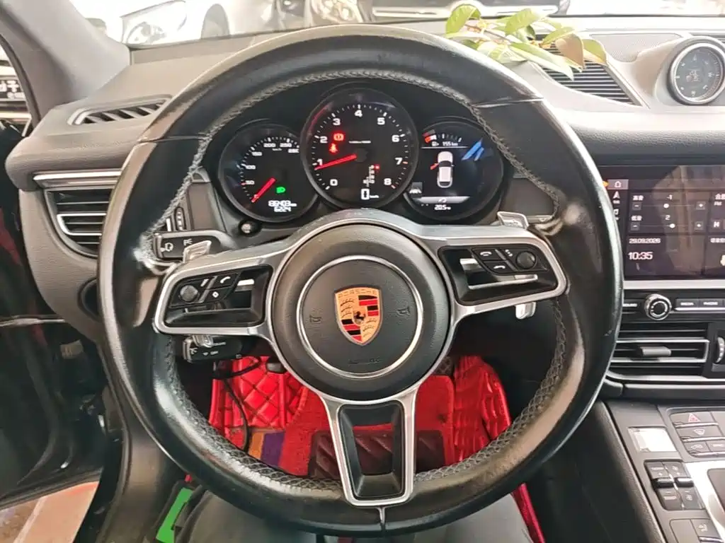 Porsche Macan — фото 11