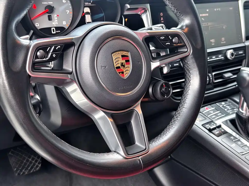 Porsche Macan — фото 9