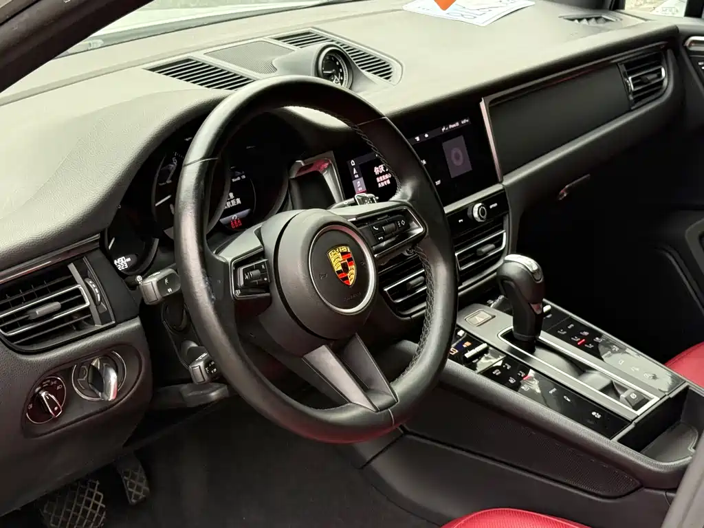 Porsche Macan — фото 9