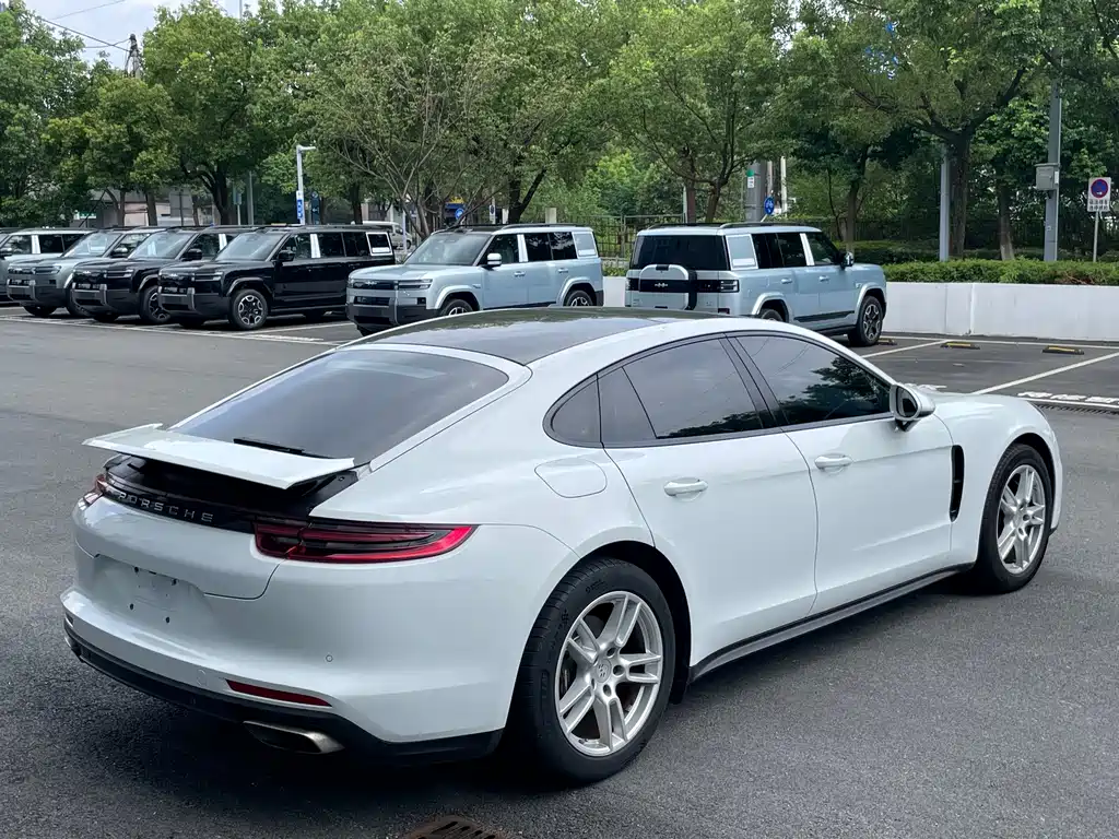 Porsche Panamera — фото 20