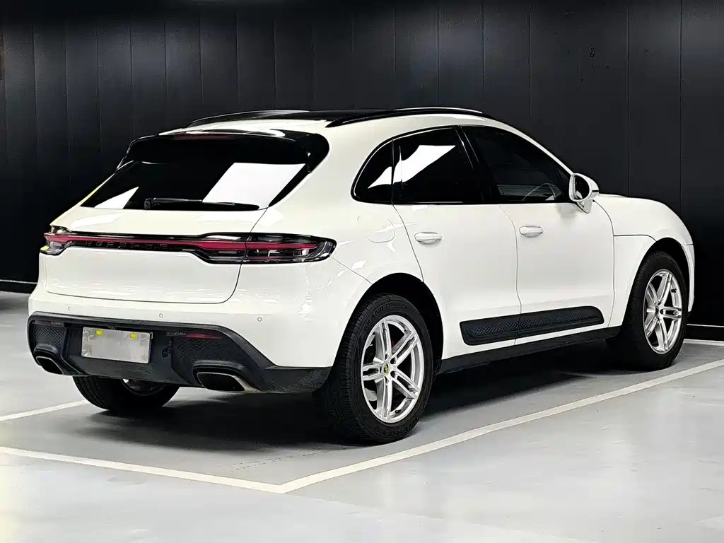 Porsche Macan — фото 19
