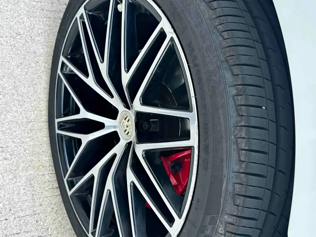 Porsche Macan — фото 10