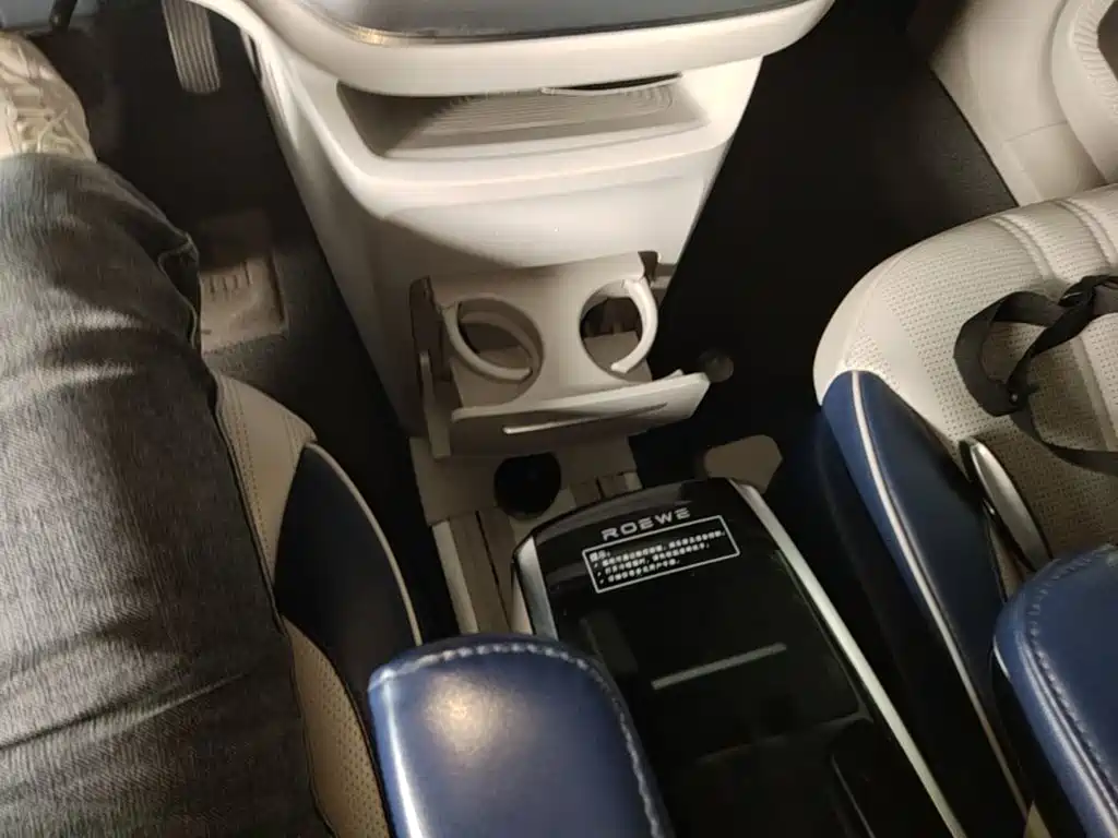 Roewe iMAX8 — фото 10