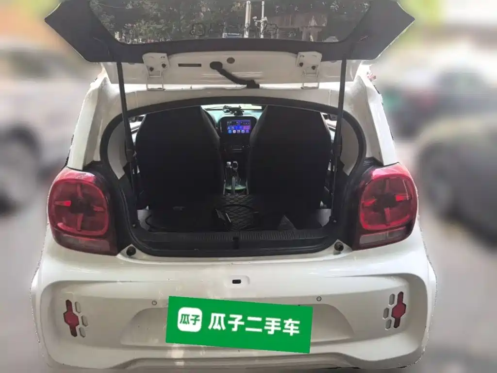 Roewe Clever — фото 15