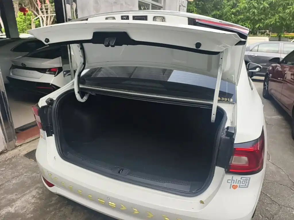 Roewe i5 — фото 19