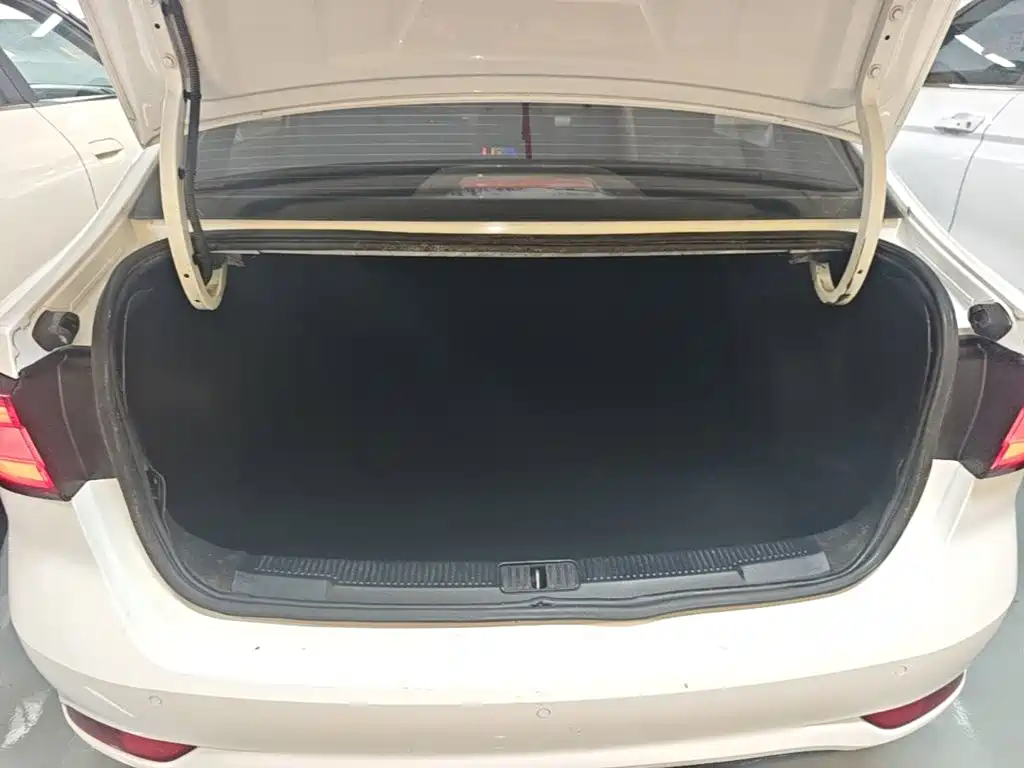 Roewe i5 — фото 15