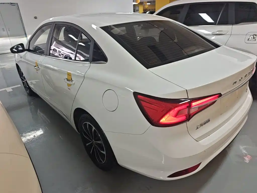 Roewe i5 — фото 5
