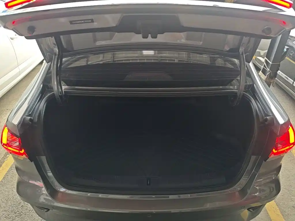 Roewe i5 — фото 19