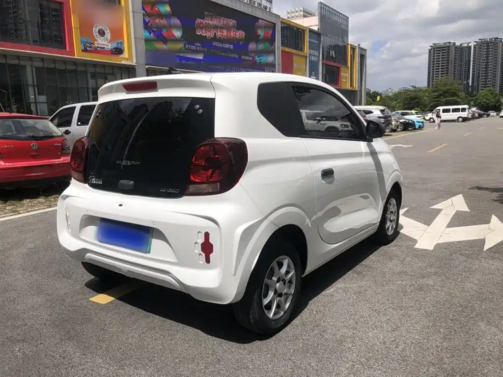Roewe Clever — фото 11