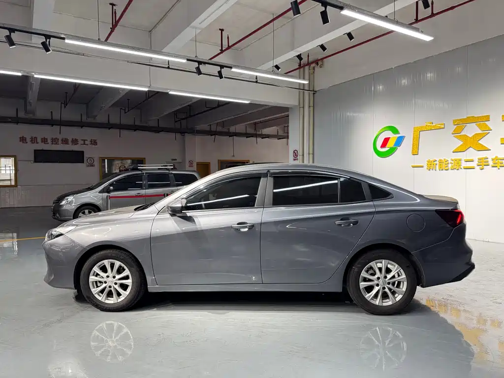 Roewe i5 — фото 4