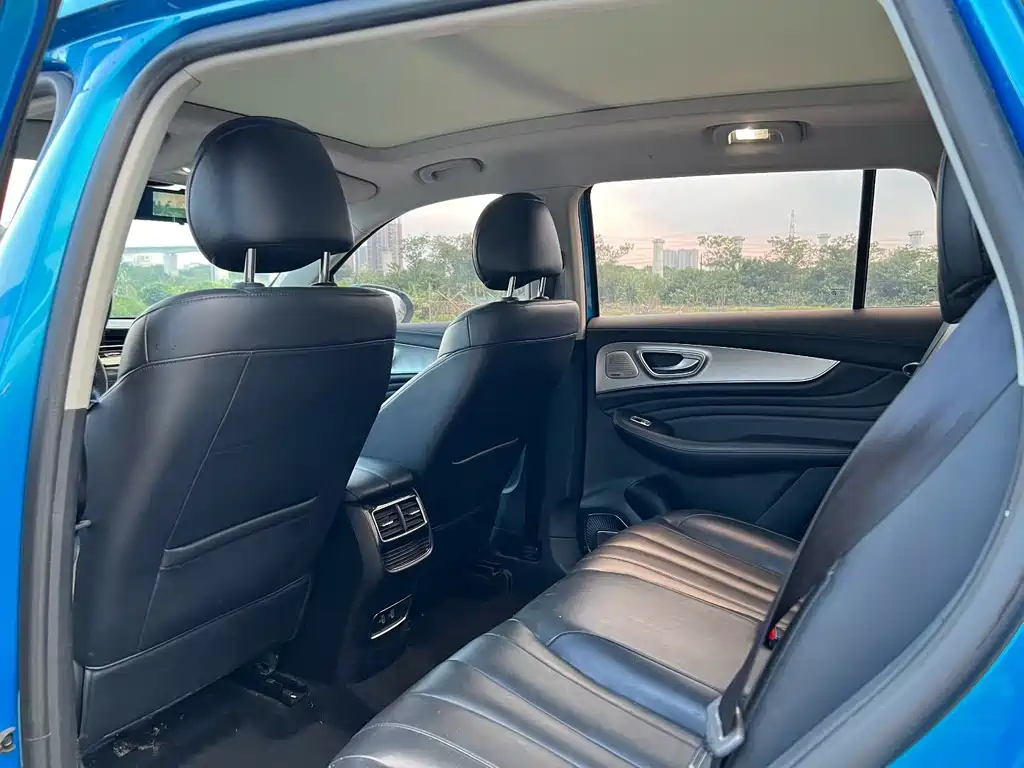 Roewe RX5 MAX — фото 3