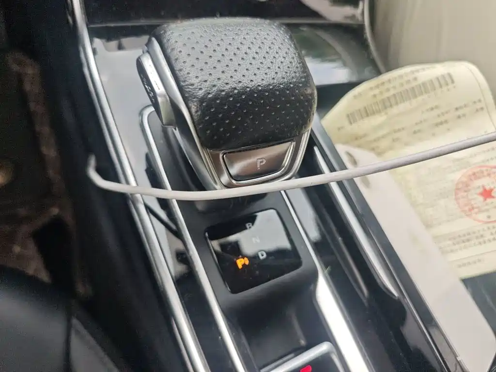 Roewe RX5 eMAX — фото 15