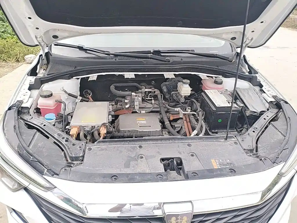 Roewe i6 MAX New Energy — фото 20
